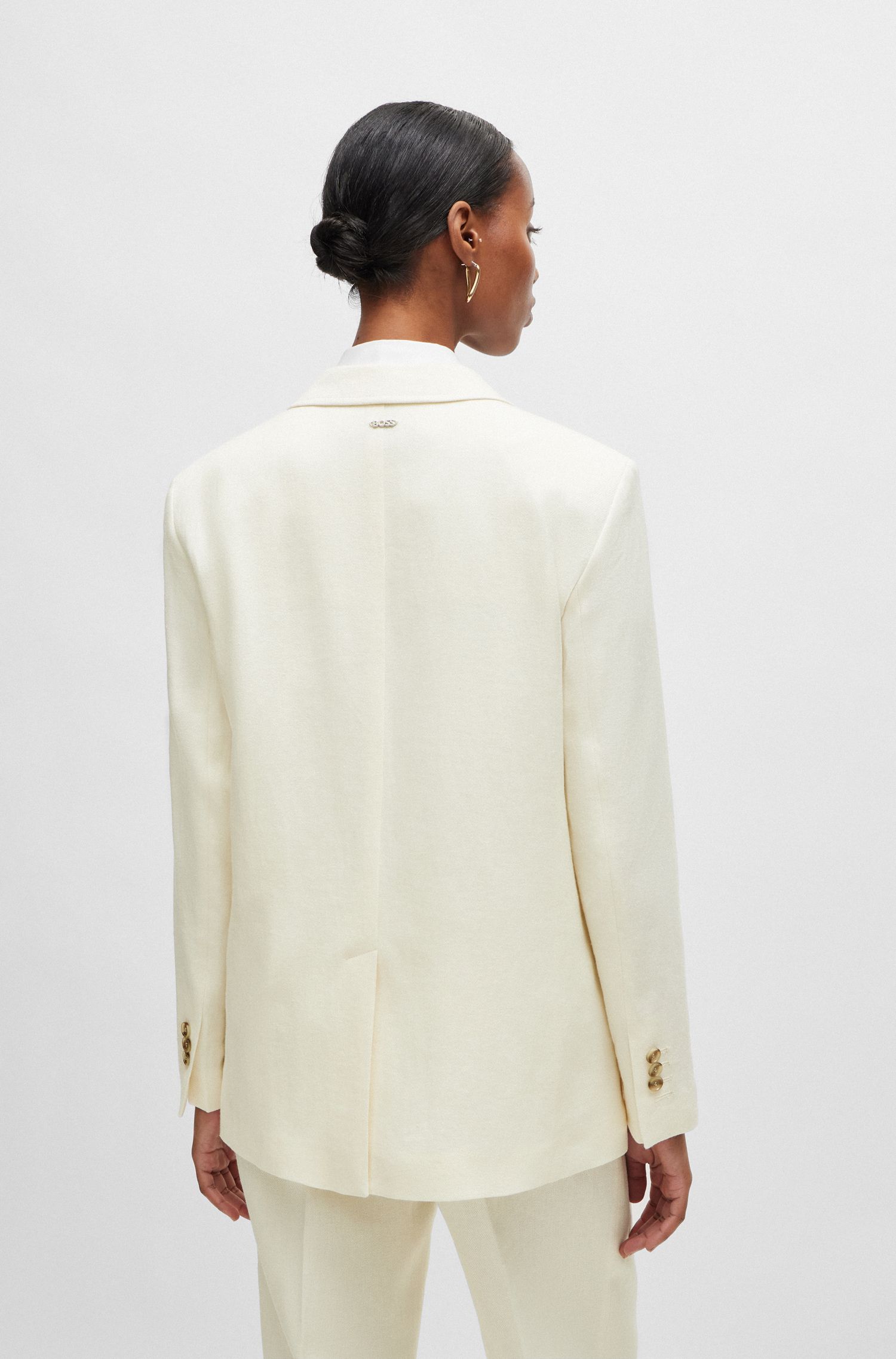 亚麻混纺斜纹布宽松版型夹克
