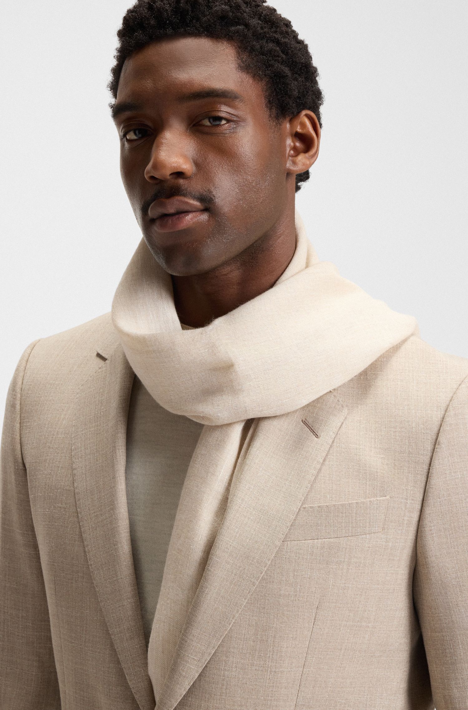 BECKHAM x BOSS 轻盈双色亚麻围巾