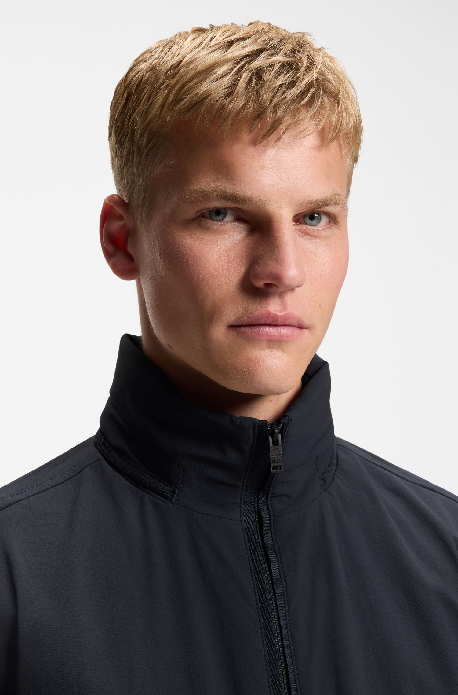 【BOSS博斯】可收纳连帽软壳面料拉链夹克