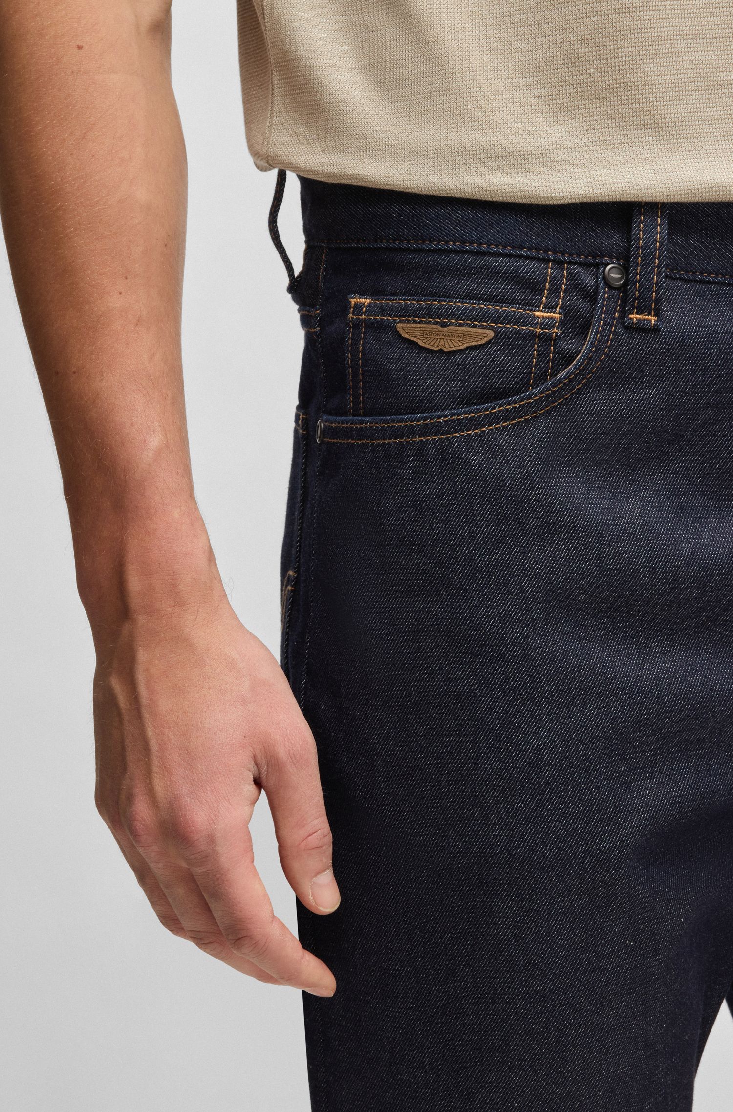 BOSS x ASTON MARTIN 常规版碳纤维纱线牛仔裤