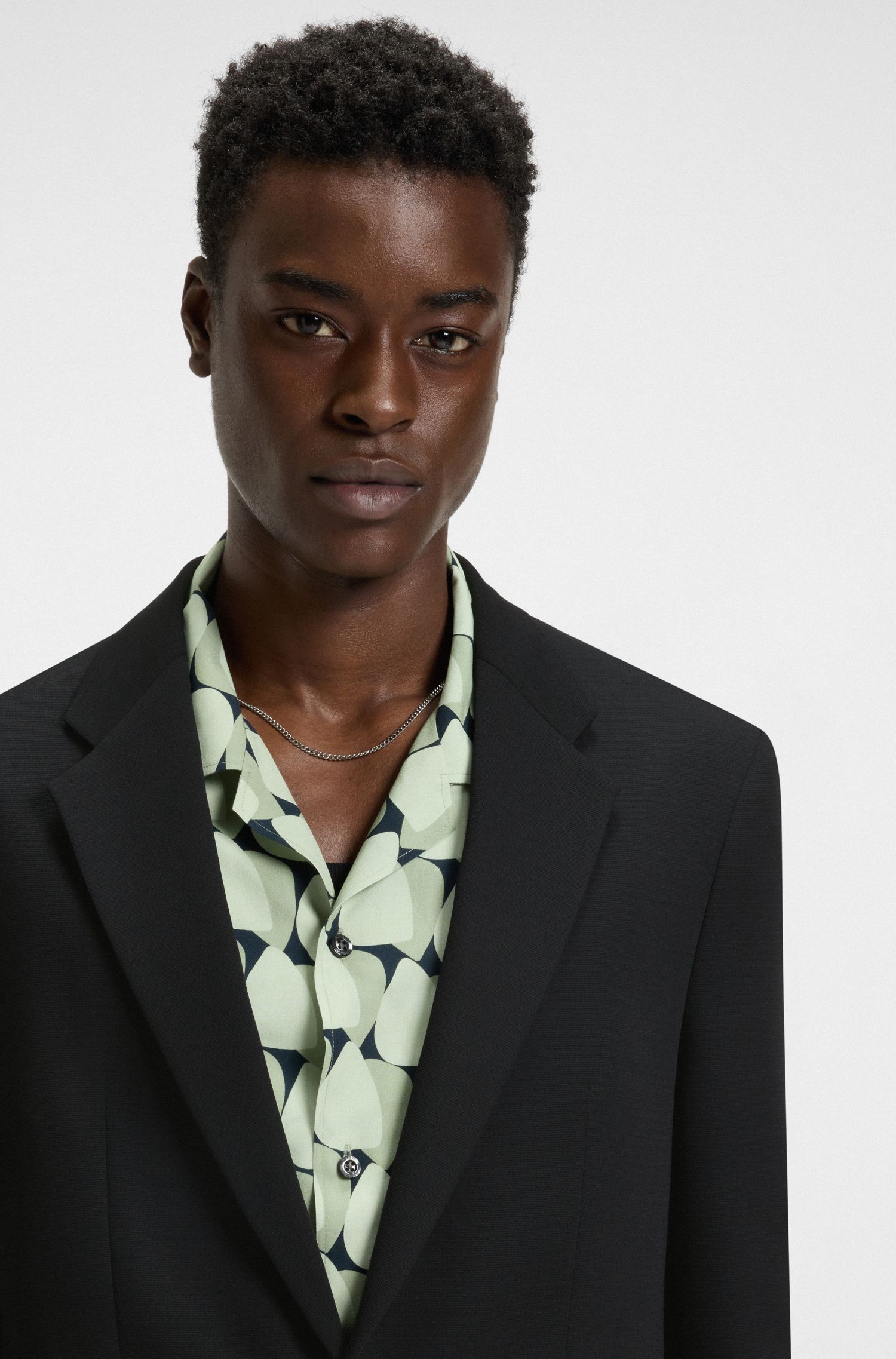 【HUGO雨果】金属徽标开合修身轻薄运动夹克衫