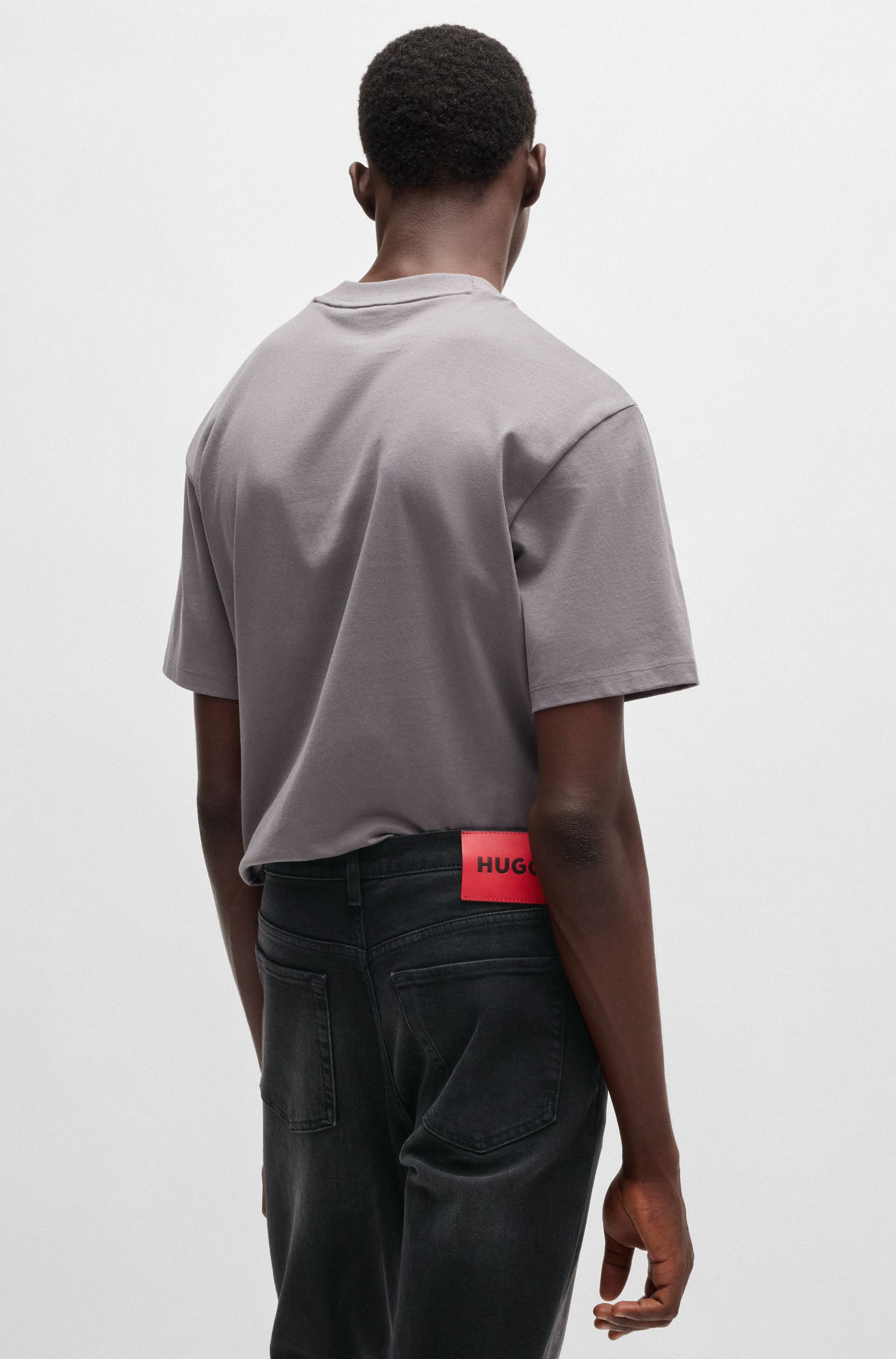 【HUGO雨果】纯黑色锥型弹力牛仔裤