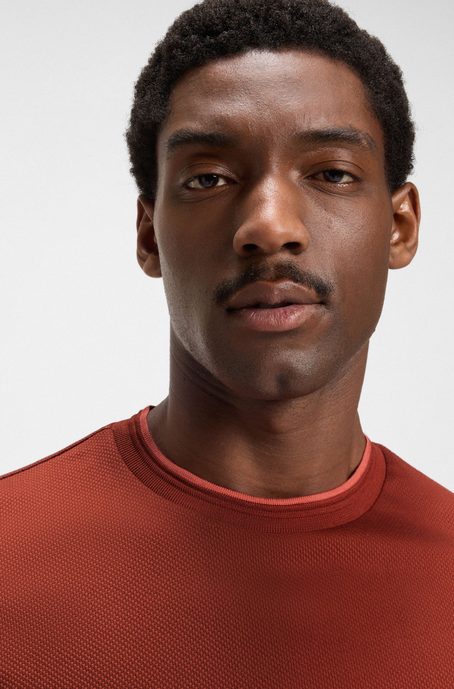 【BOSS博斯】带领口饰边的常规版棉质 T 恤