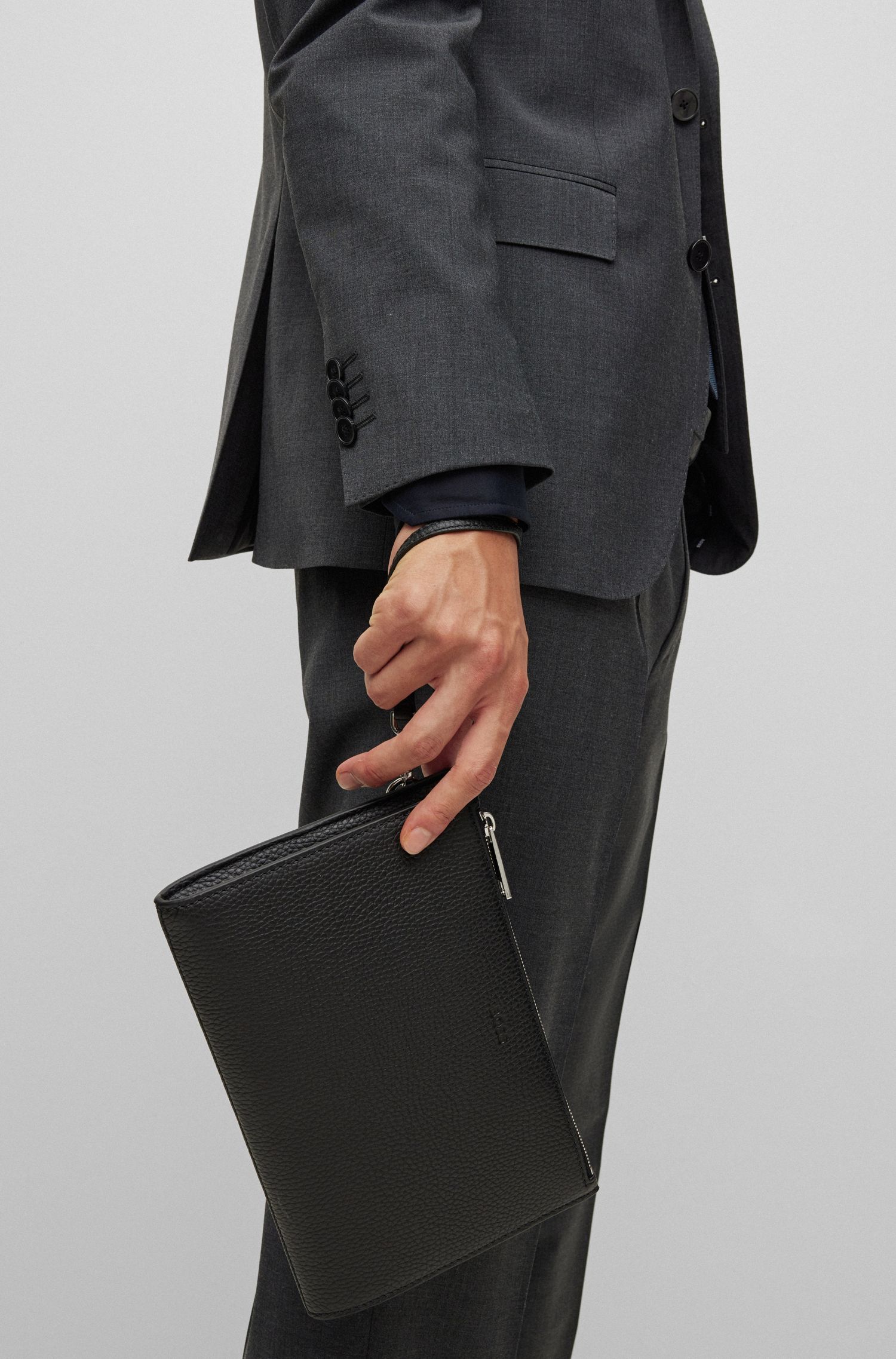 【BOSS博斯】徽标压花意大利皮革公文包