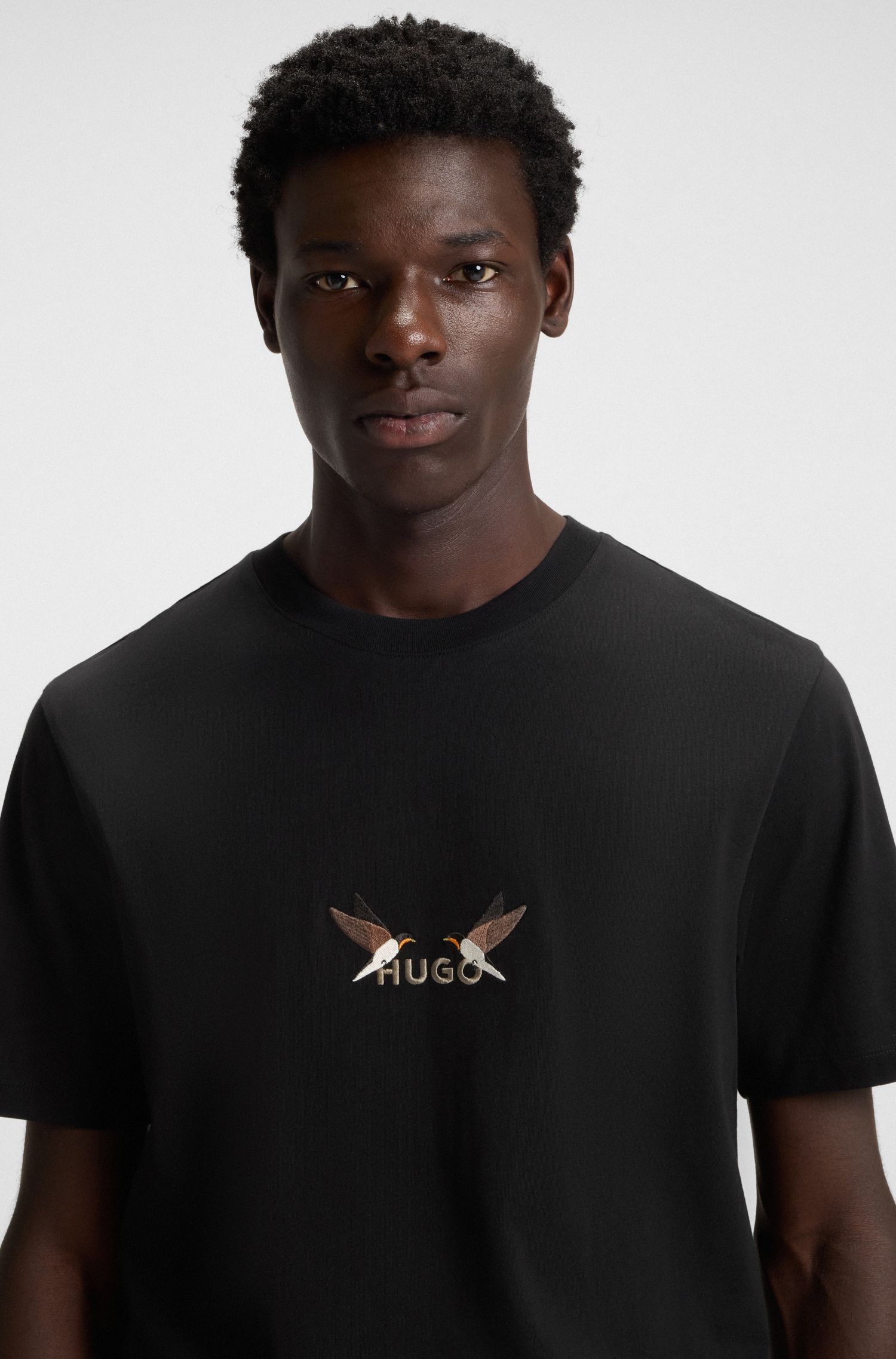 【HUGO雨果】徽标刺绣图案的棉质平纹针织 T 恤