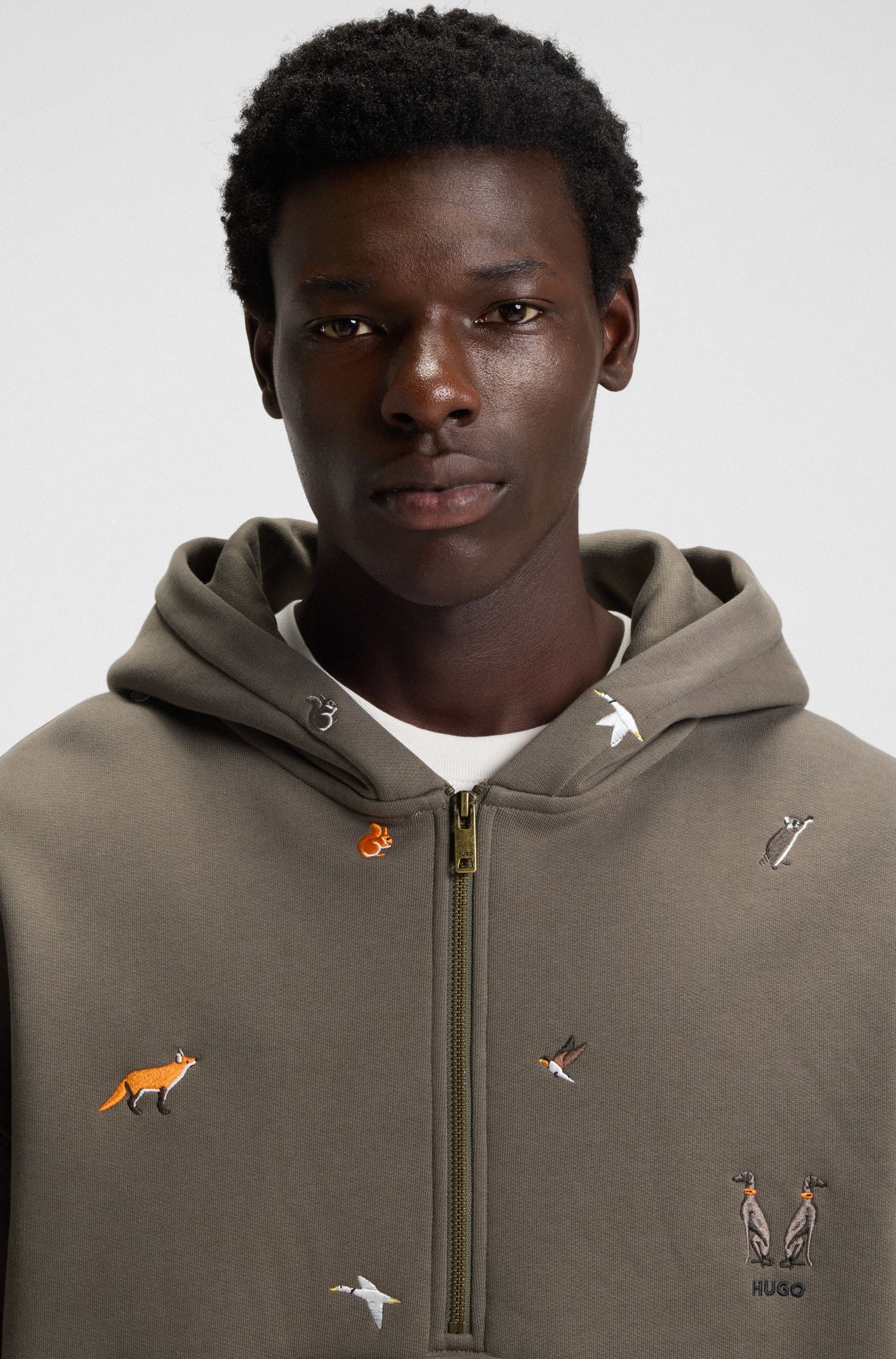 【HUGO雨果】林地动物刺绣宽大版型棉质连帽衫